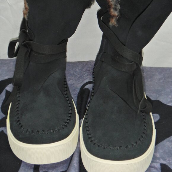 NWOT Black Leather Tom's Faux Fur Snow Boots - Picture 4 of 13